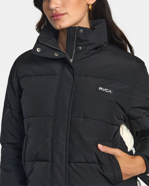 фото Женская куртка rvca cloud puffer